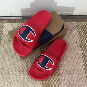 CHAMPION Red Slides Size 7